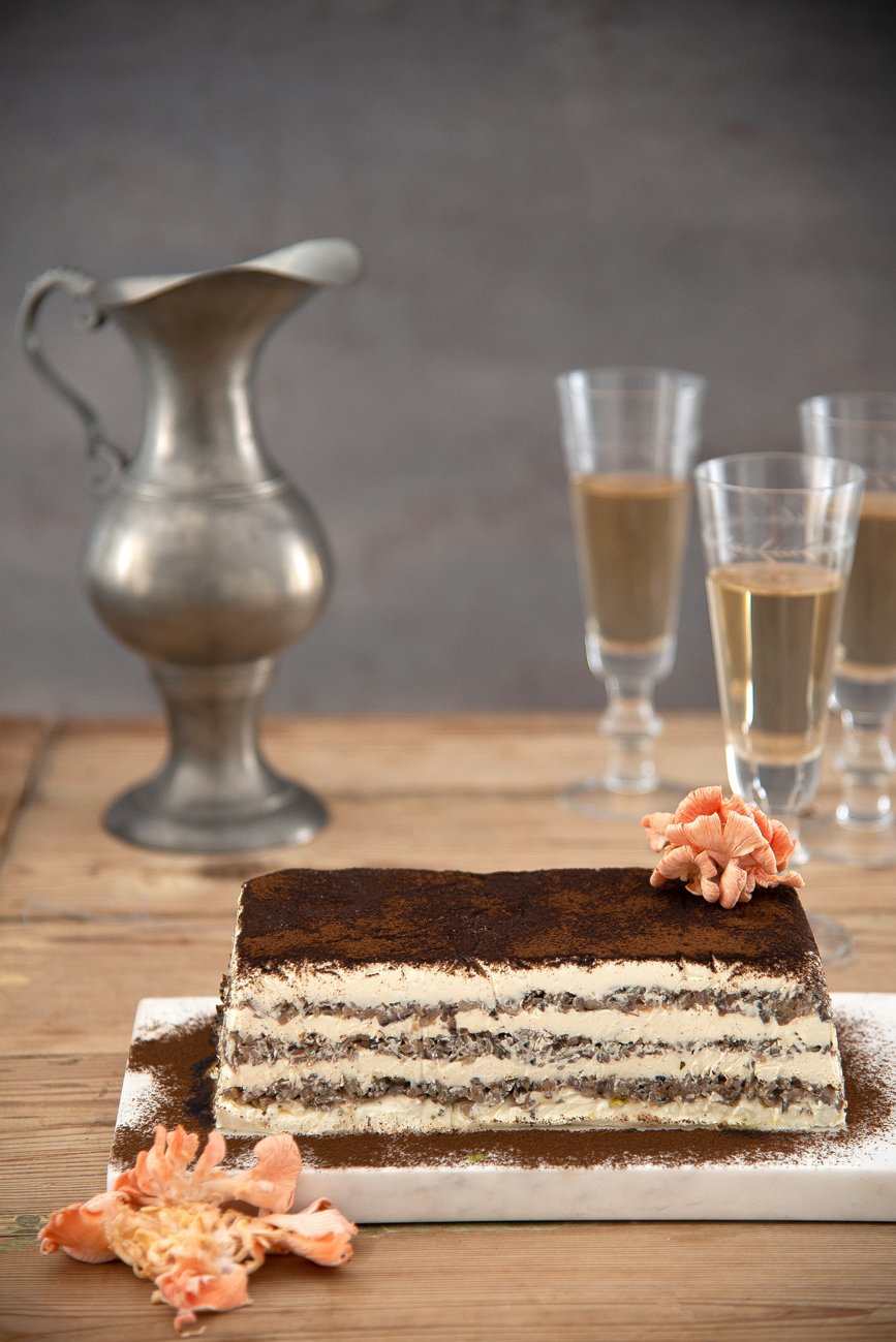 Terrine de cogumelos com areia de funghi. Acompanha pão placa de parmesão - Image 3
