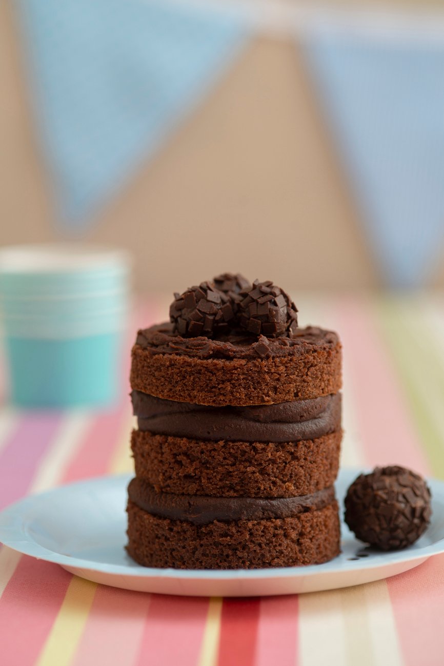 Mini naked cake de brigadeiro
