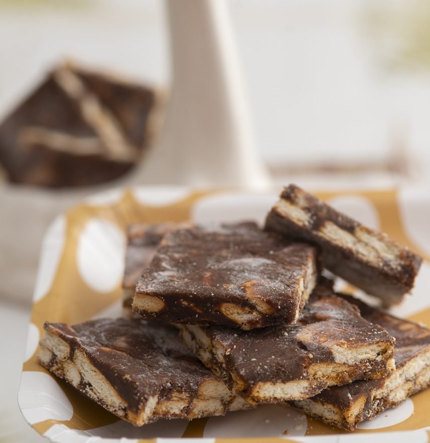 Quadradinho de palha italiana com brigadeiro