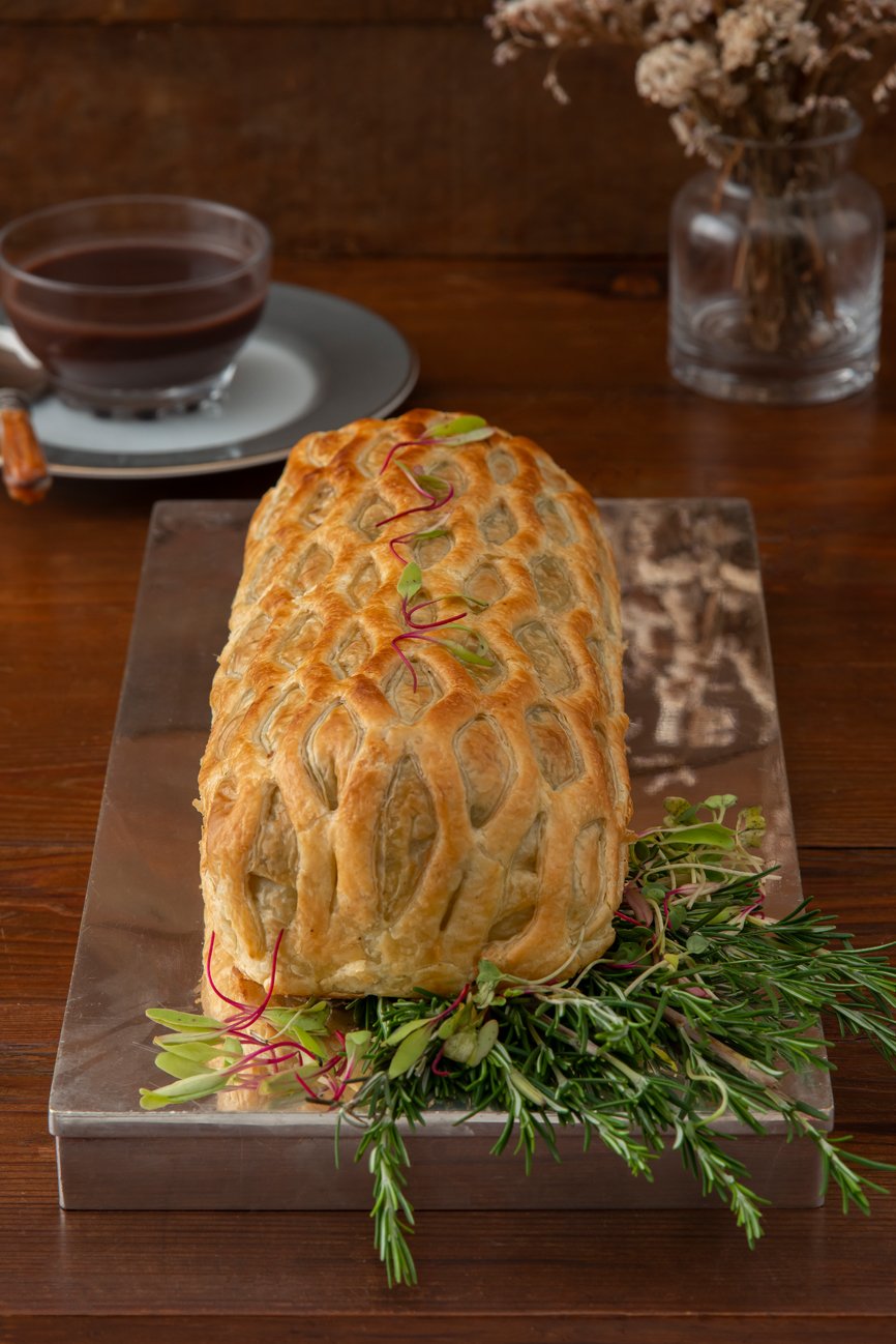 Beef Wellington com pistache, cogumelos e molho roti - Image 2